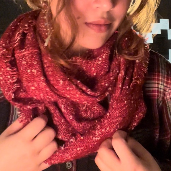 Accessories - Cozy Red Scarf